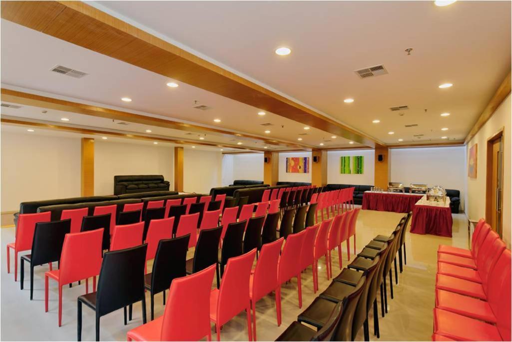 Hi 5 Hotel & Experience Nashik Zewnętrze zdjęcie