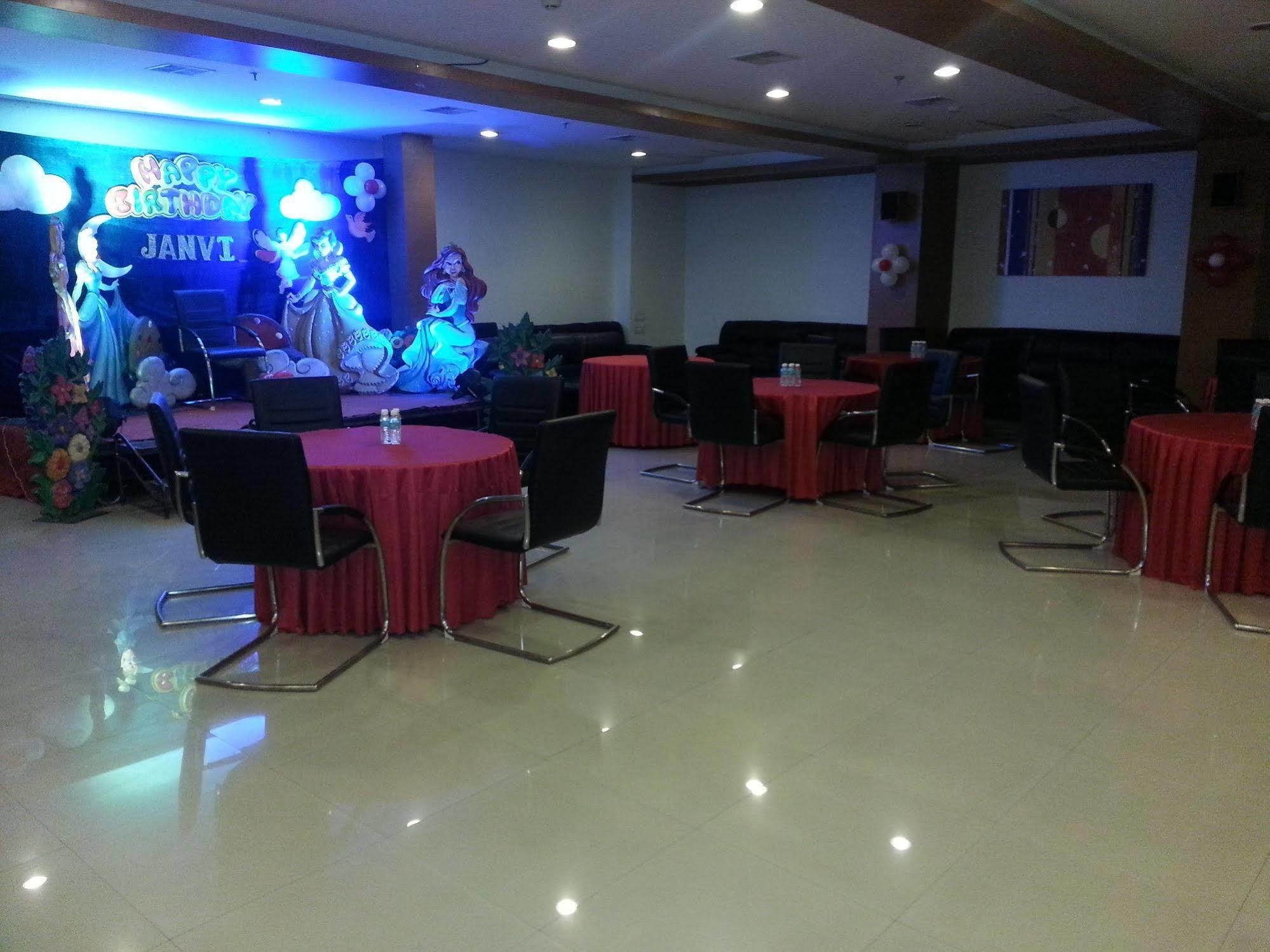 Hi 5 Hotel & Experience Nashik Zewnętrze zdjęcie