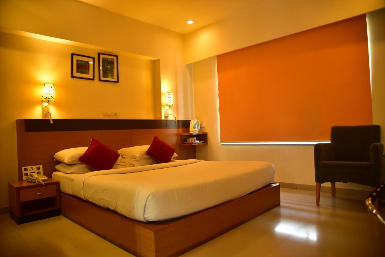 Hi 5 Hotel & Experience Nashik Zewnętrze zdjęcie