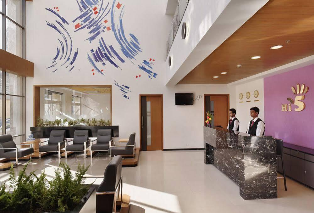 Hi 5 Hotel & Experience Nashik Zewnętrze zdjęcie